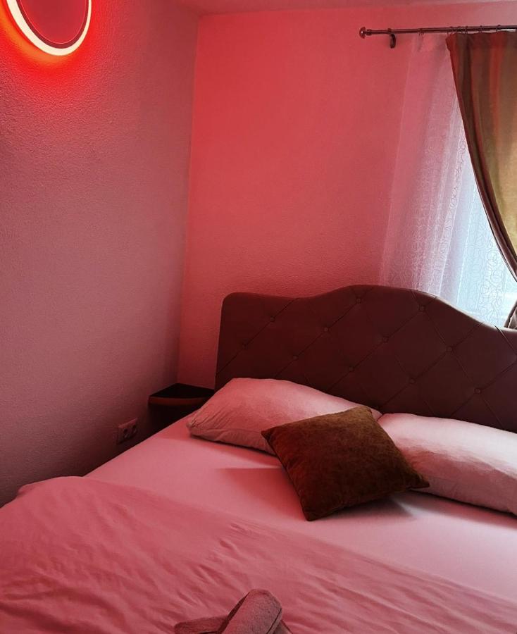 S-E-N - B&B
