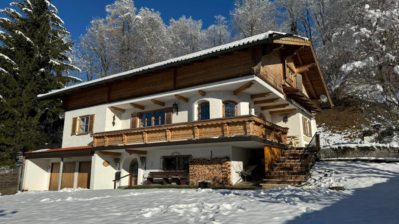 Romantisches Alpenchalet - mit Sauna und Kamin - ruhig und zentral - B&B Bad Tölz
