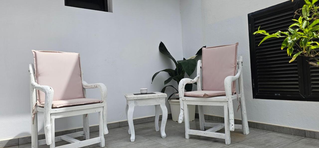 Alunita & Pirita, Habitación con Jardín, Terraza y WiFi en zona tranquila y céntrica - B&B