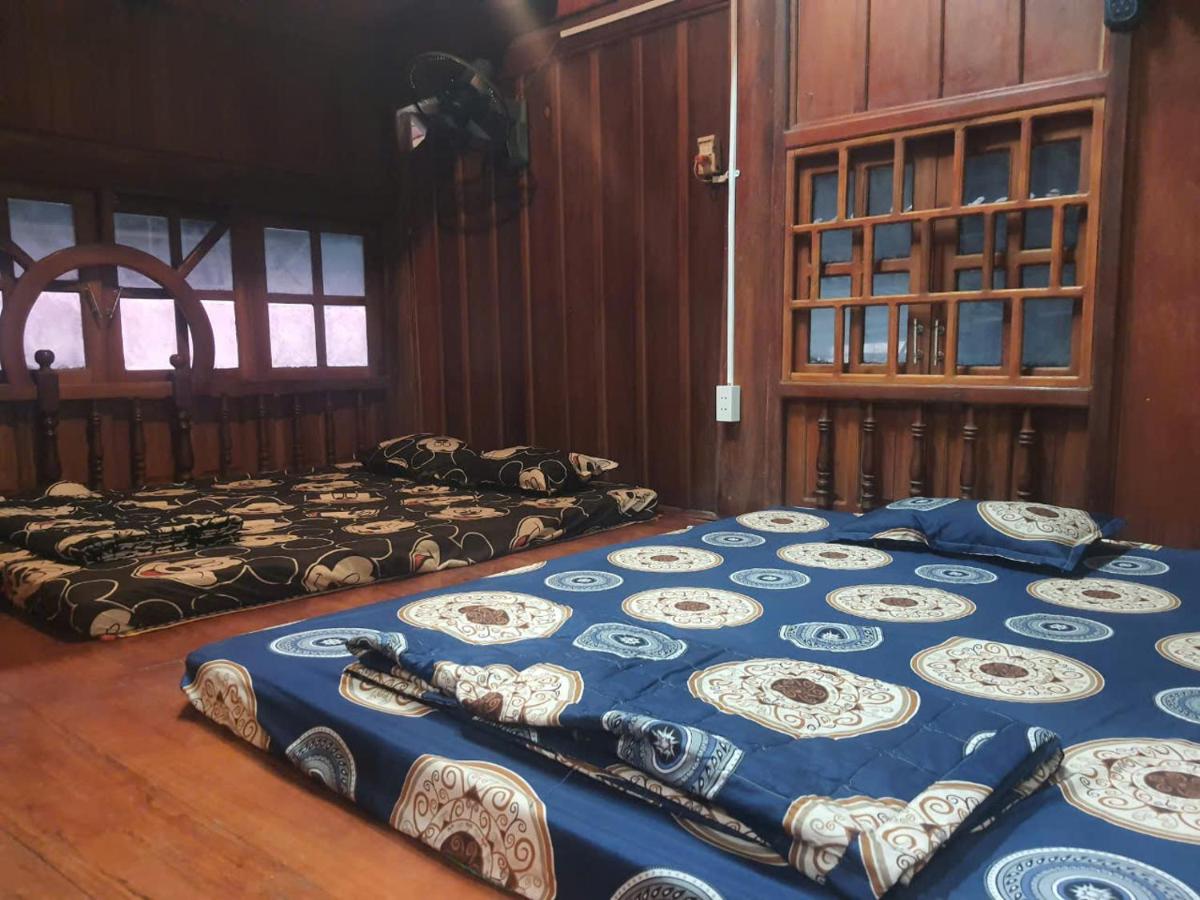 Vierpersoonskamer met Gedeelde Badkamer