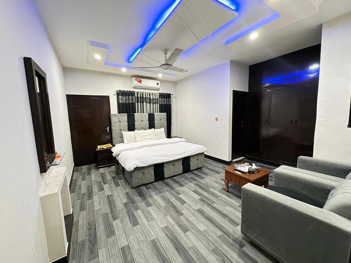 Decent Lodge Guest House