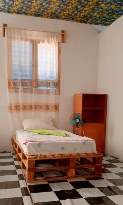 Single Bed in Mixed Dormitory Room