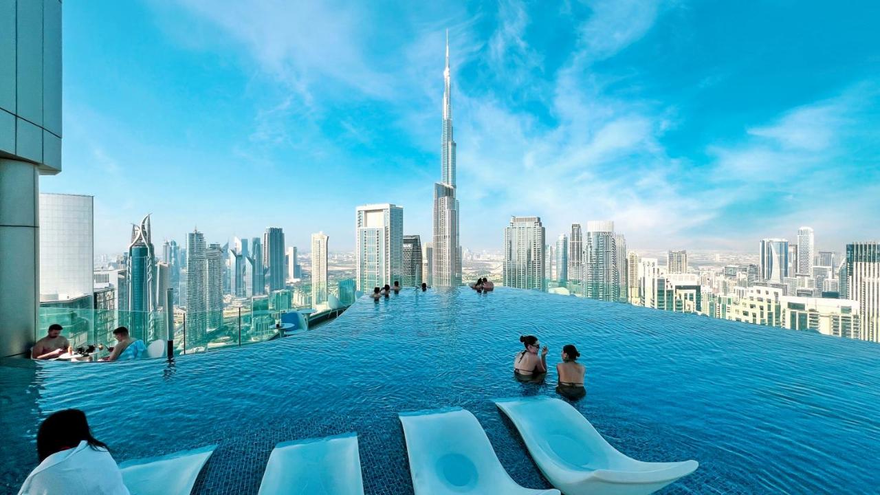 5 Star High Rise Luxury Apartment, Infinity Pool With Stunning Burj View - Brand New Apartment - Ferienwohnung Dubai