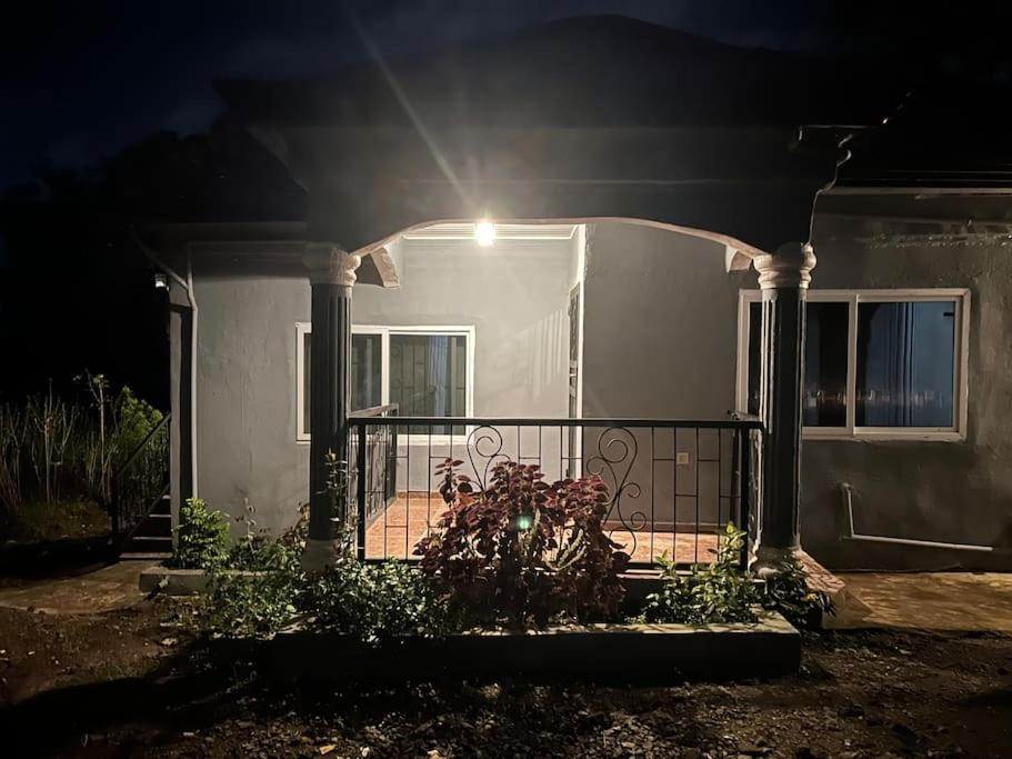 Exclusive Boutique Style Villa - B&B Freetown