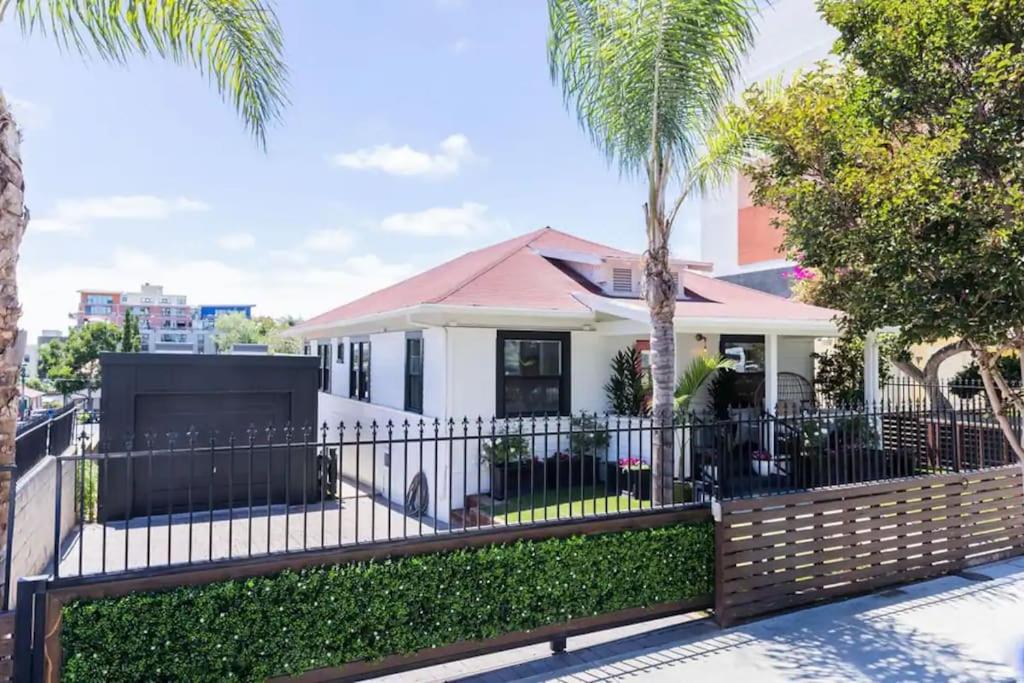 Little Italy 3BD Home with Huge Patio & Backyard - B&B