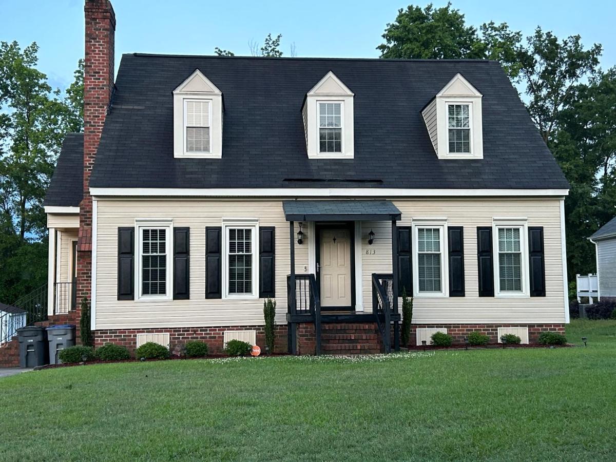Home Away From Home With Pool - B&B