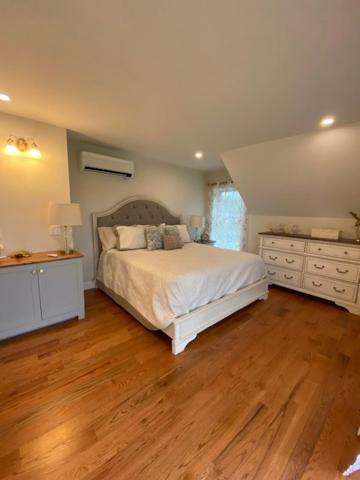 Queen Room with Balcony