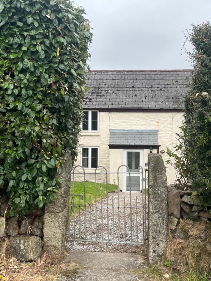 1 Carnebone Cottages - B&B