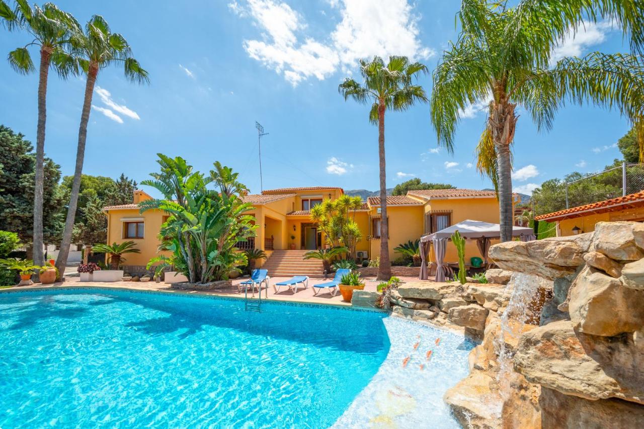 Villa with private pool and tennis court 150 metres from the sea-Villa el Olivo - Chambres d'hôtes Denia