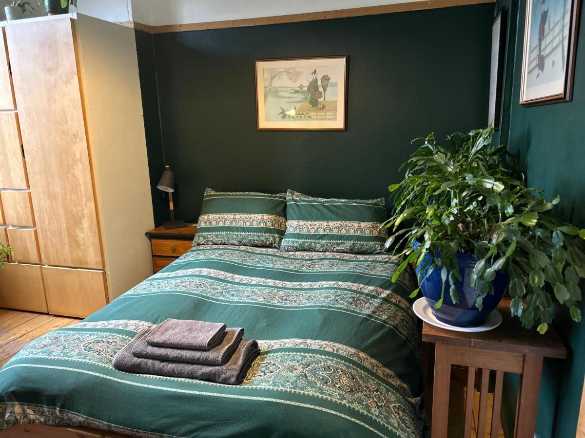 Large cosy room in G3 - Ferienwohnung Glasgow