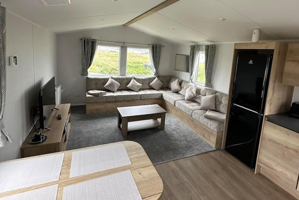 Sea La Vie Caravan at Silver Sands Holiday Park - B&B Lossiemouth
