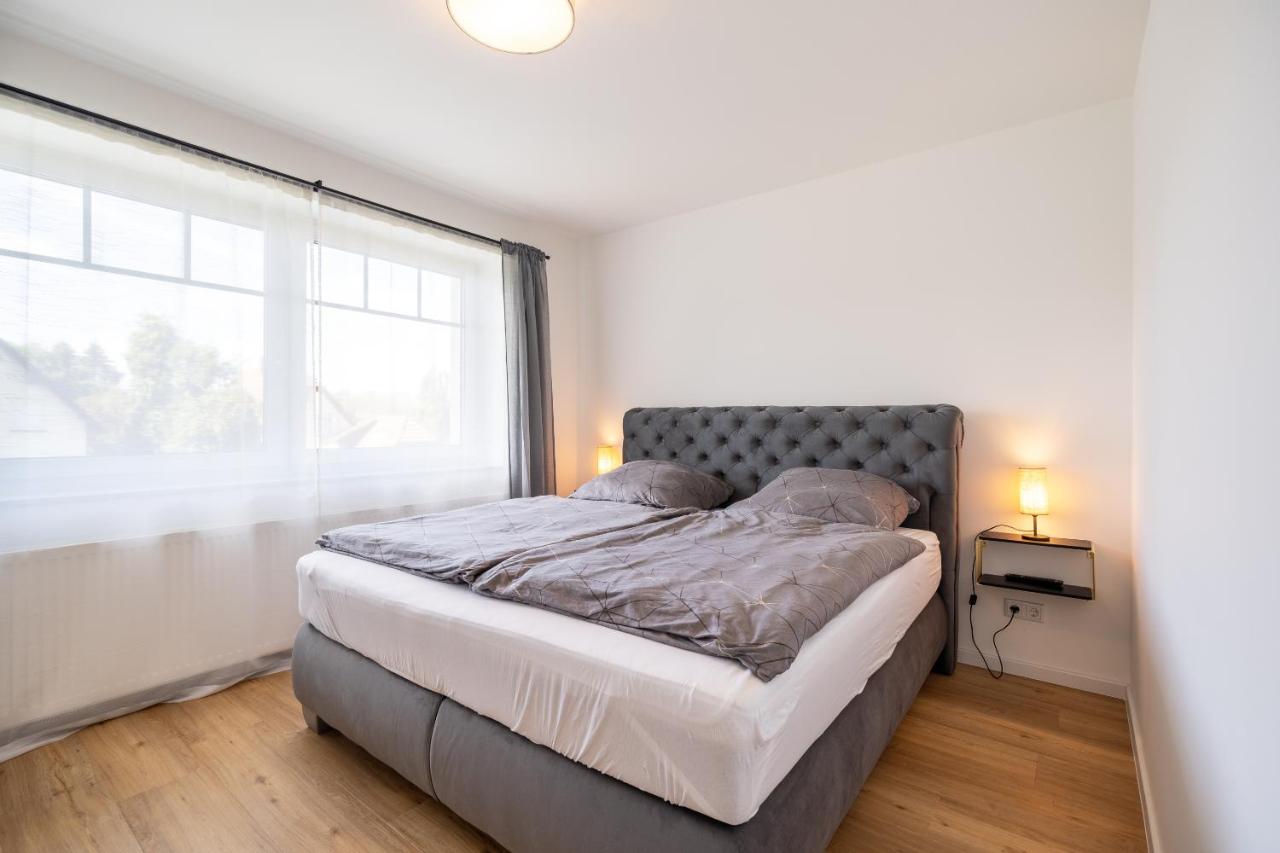 Deluxe One-Bedroom Apartment