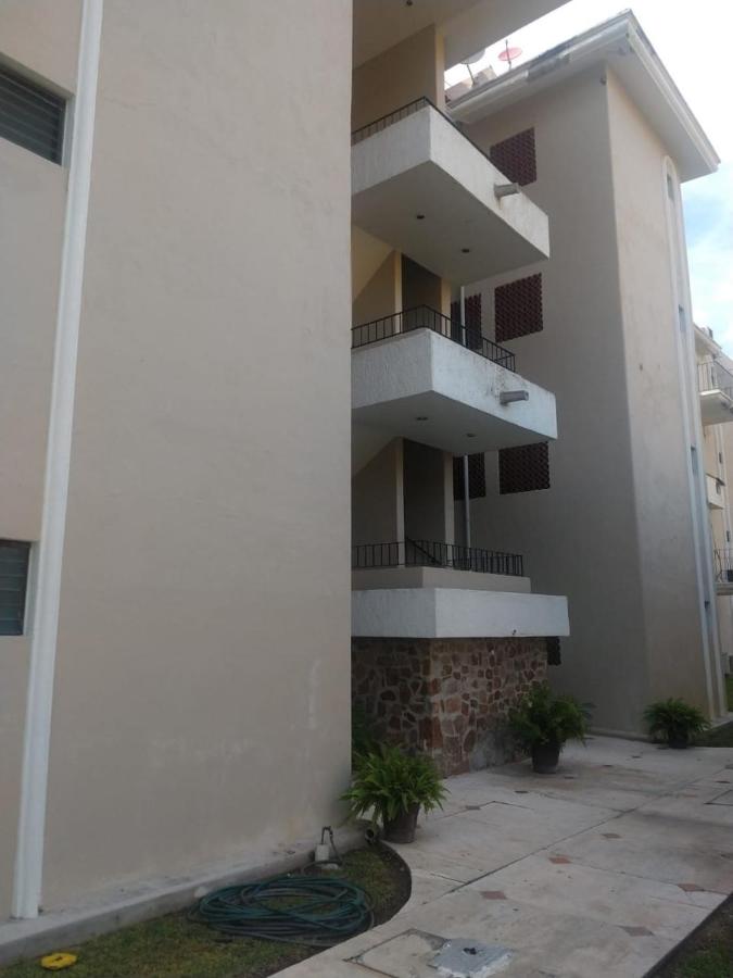 Habitaciones con baño privado en Departamento compartido en Club Santiago Manzanillo - Chambres d’hôtes