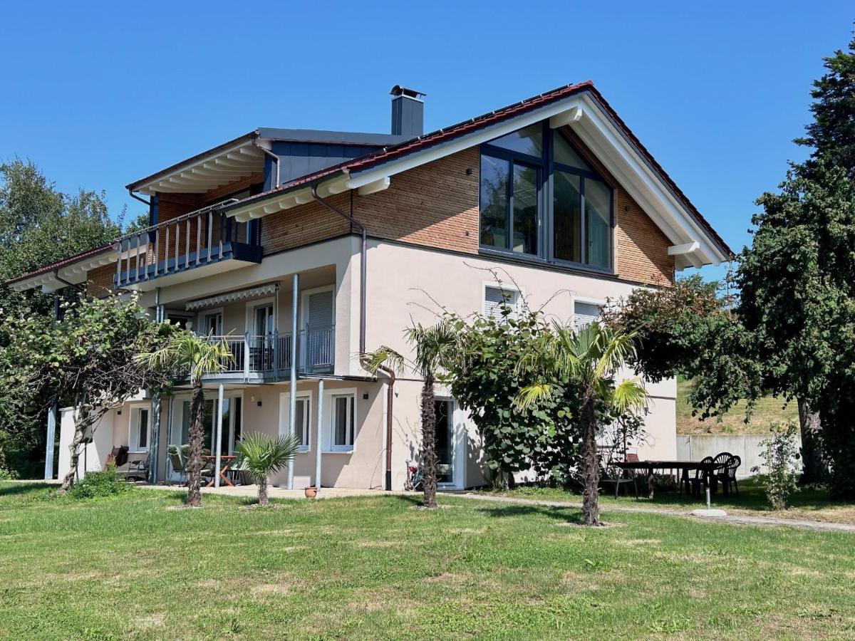 Apartment with Lake View