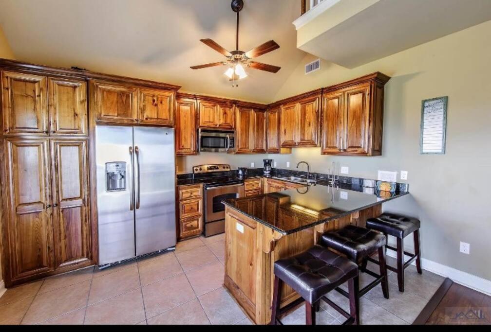 Grand isle Detached Condo Unit F 3 bedrooms 1 bath Easy beach access pet ok - B&B