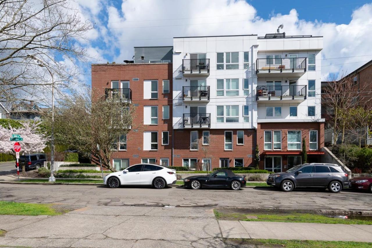 Stunning Capitol Hill 1BD Condo - B&B Seattle