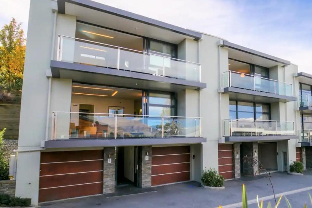 Apartamento de 2 dormitorios con balcón