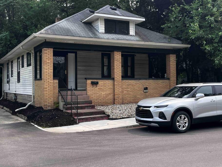 Comfortable 2-Bdrm Spacious Home with Wifi & Patio - B&B