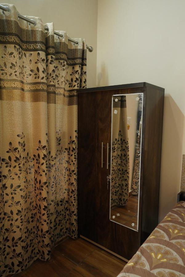 Room in Haldwani with private Kitchen & Bath - B&B