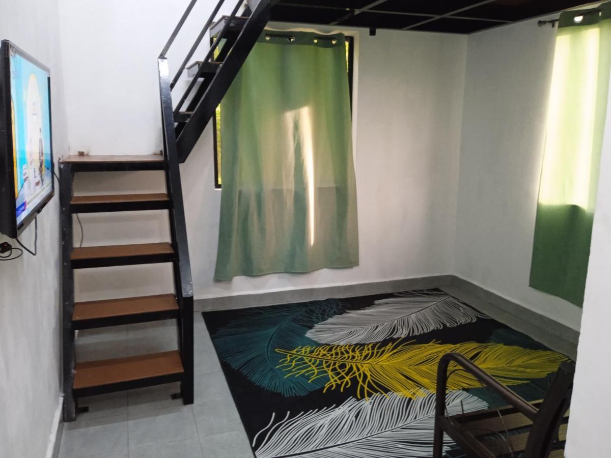 Tiny House Idaman K T dengan Aircond dan Privasi Penuh 1 Bilik Air - Chambres d'hôtes Kuala Terengganu