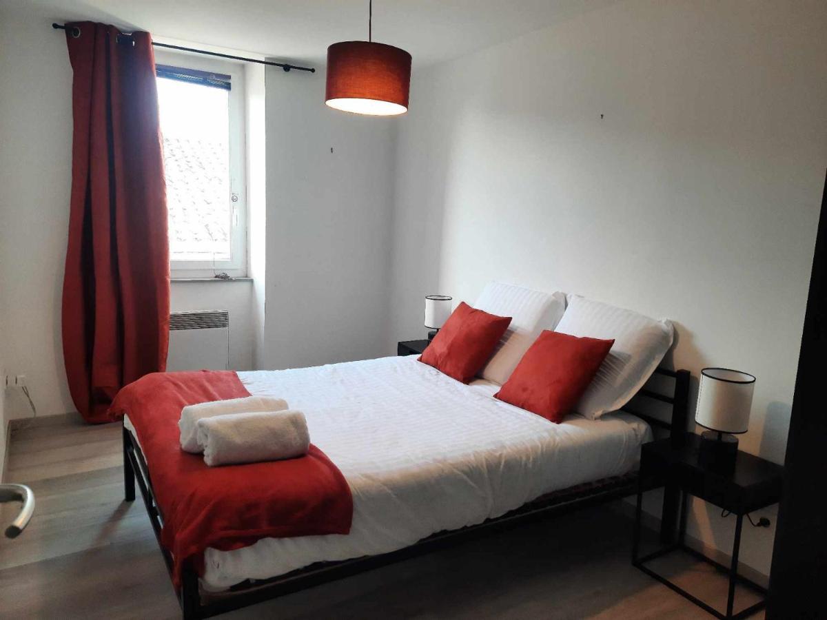One-Bedroom Standard Apartment