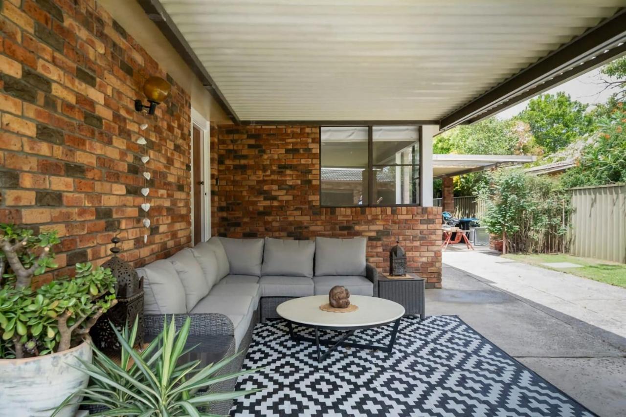 Oak Retreat Bliss by the Beach - Bed and Breakfast Waratah
