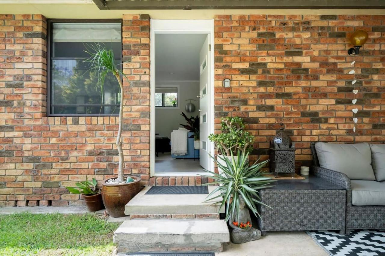 Oak Retreat Bliss by the Beach - Bed and Breakfast Waratah