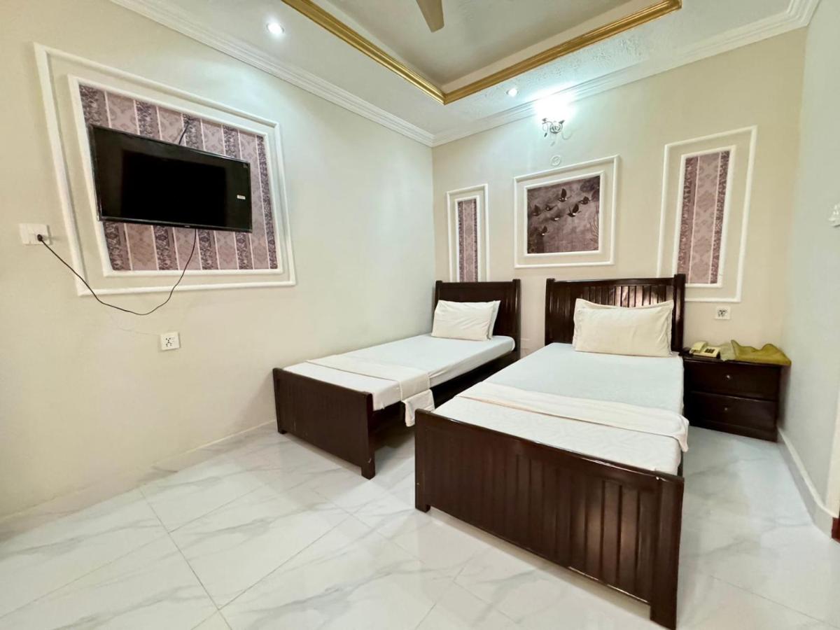 Large Twin Room