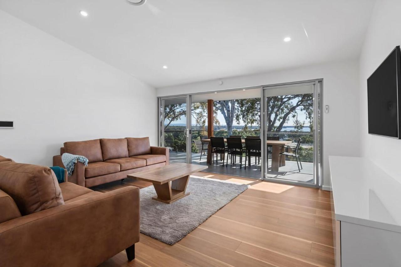 Perfect Beachhouse Lakes Surf at your Feet - B&B