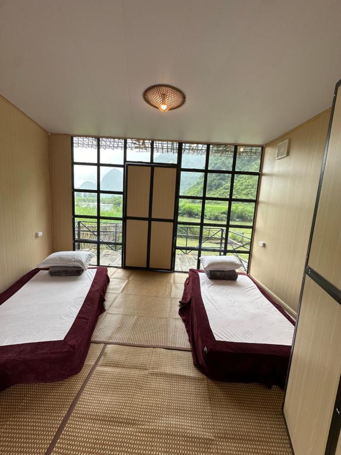 Standard Twin Room with Mountain View