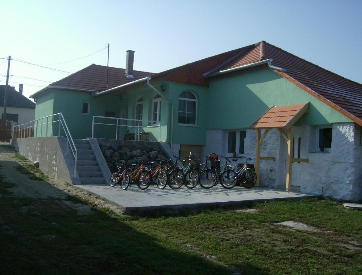 KOÓS VENDÉGHÁZ - B&B