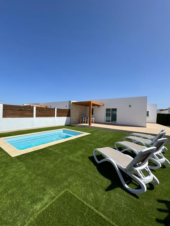 Villas Mirafonso- PISCINA PRIVADA a 10 min de la ciudad - B&B