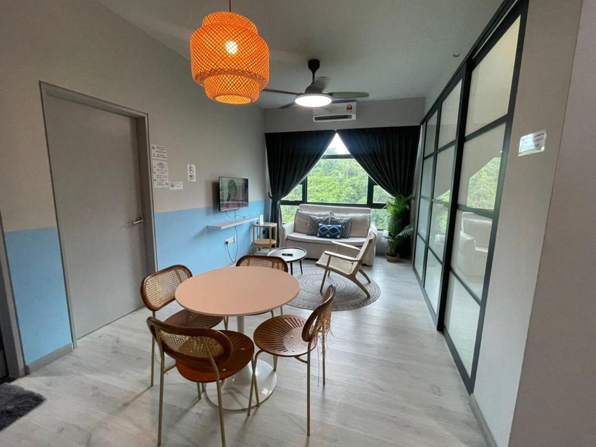 Two-Bedroom Apartment with Mountain View