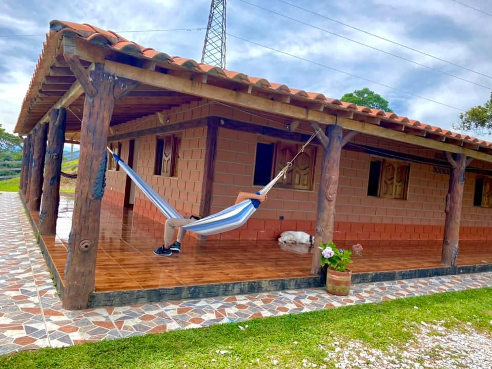 Finca campestre y recreativa los potrillos - B&B