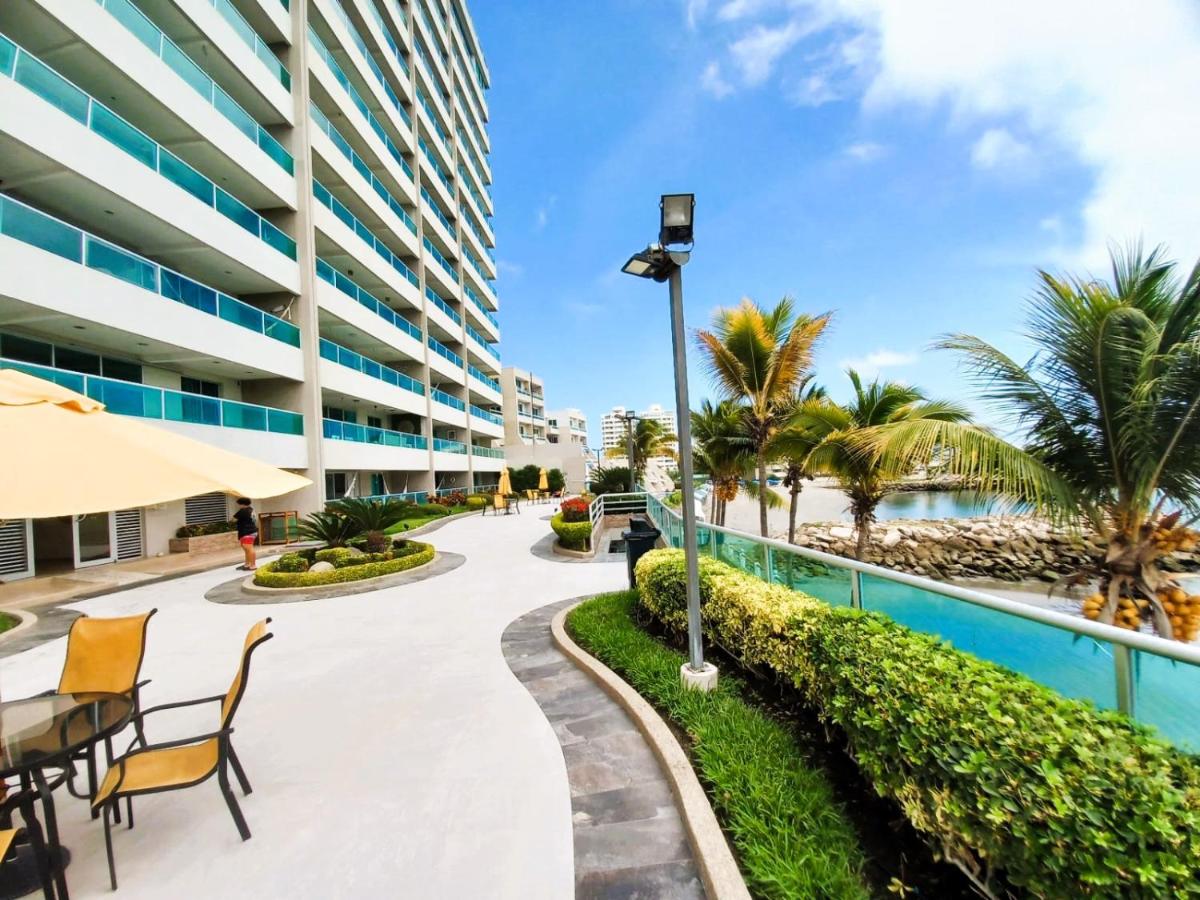 Apartamento de Lujo al pie del mar Condominio Torre Marina - B&B