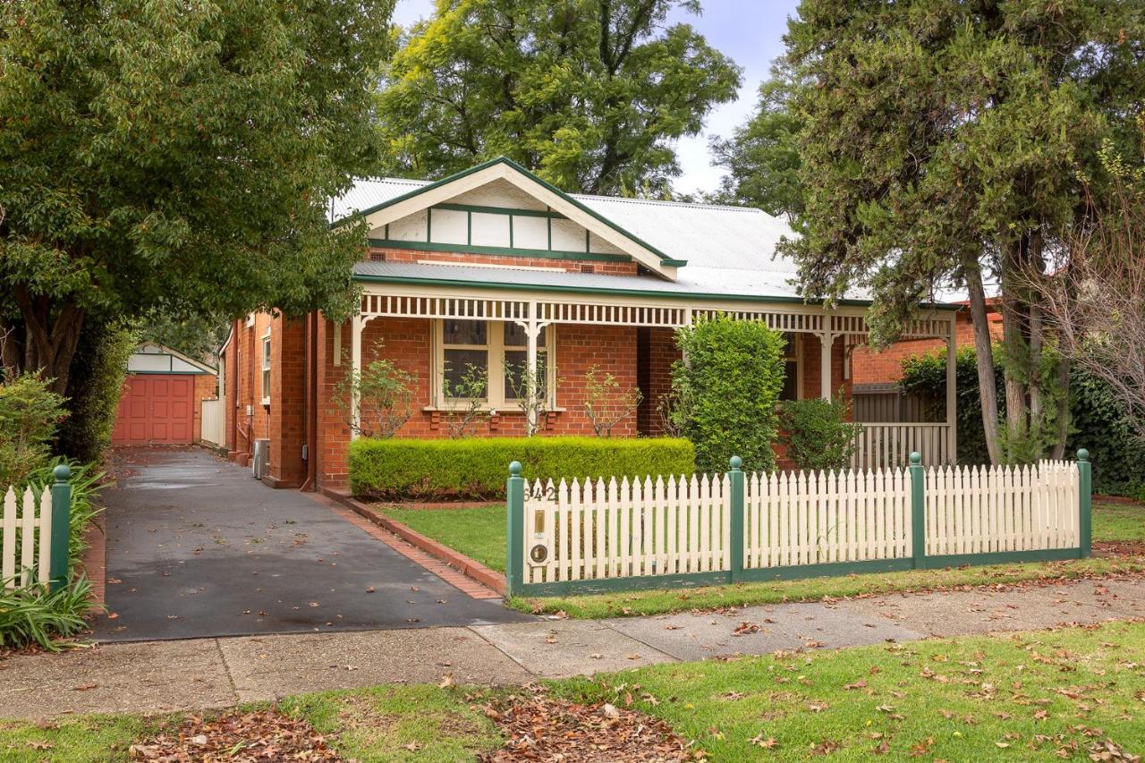 White Rabbit on Jones- central sophistication - Bed and Breakfast