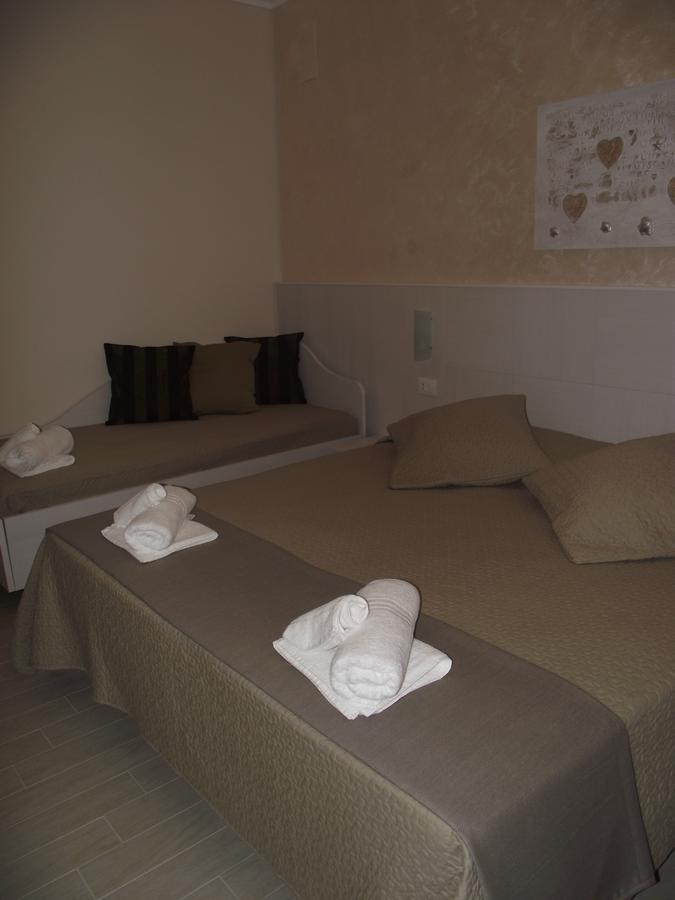 Camera Matrimoniale con Letto Supplementare