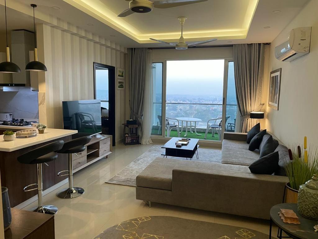 2 Bed Room Suite-Elysium Tower Opp Centaurus Mall Islamabad - Ferienwohnung