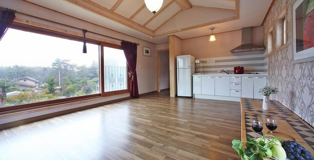 Family Room 7