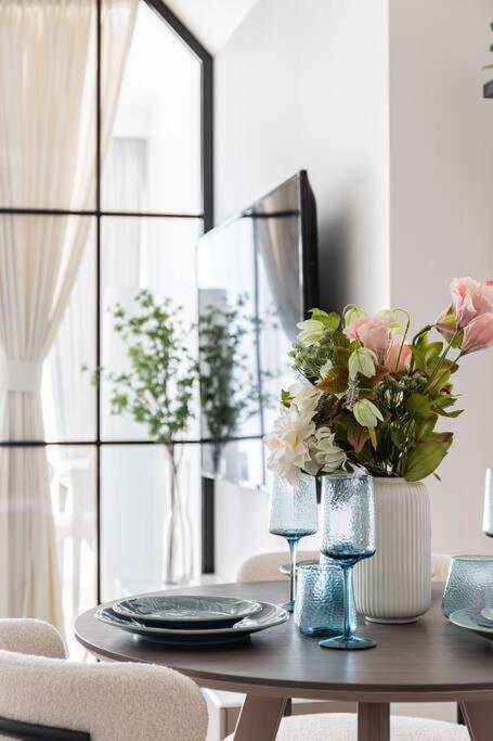 Studio apartment MeDoRe Tower - Bed and Breakfast Dubai
