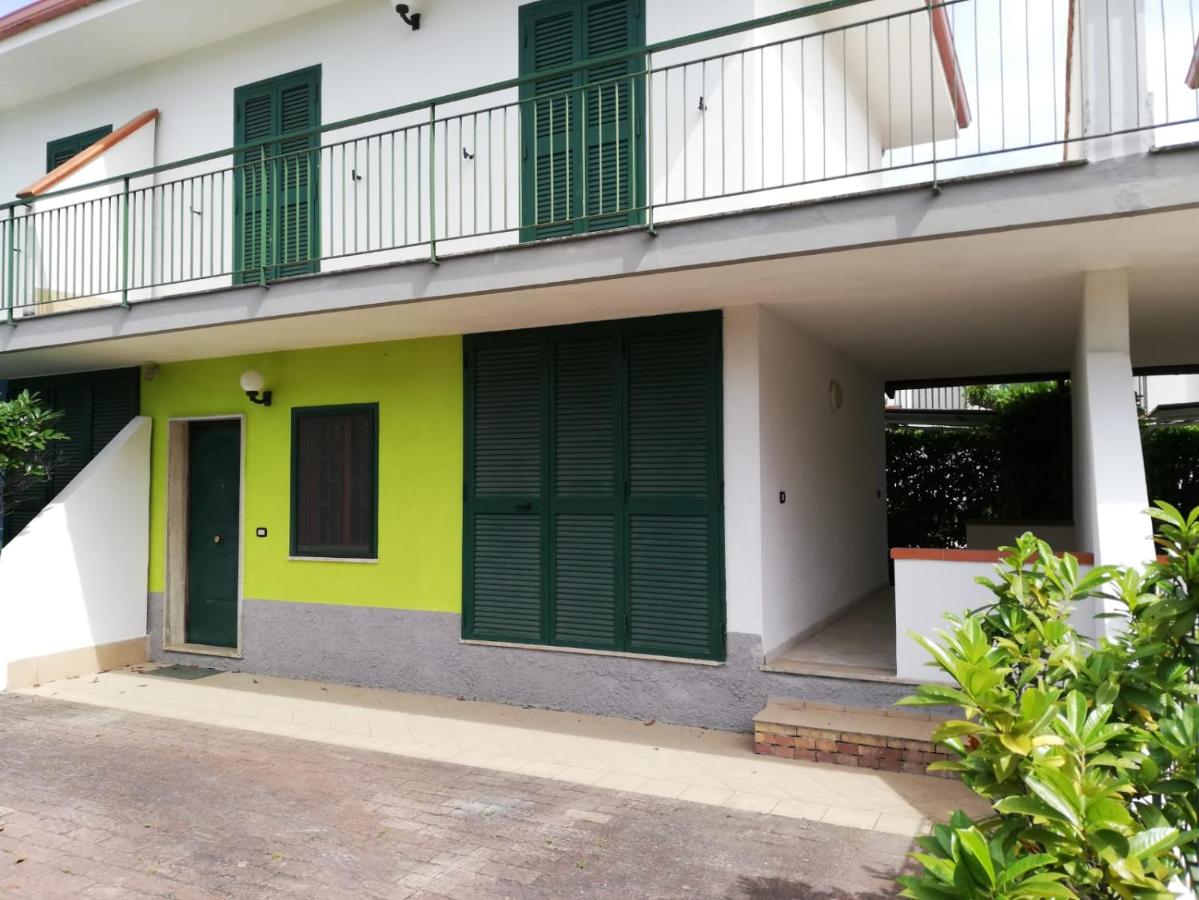 residenza acquamarina fronte mare - B&B