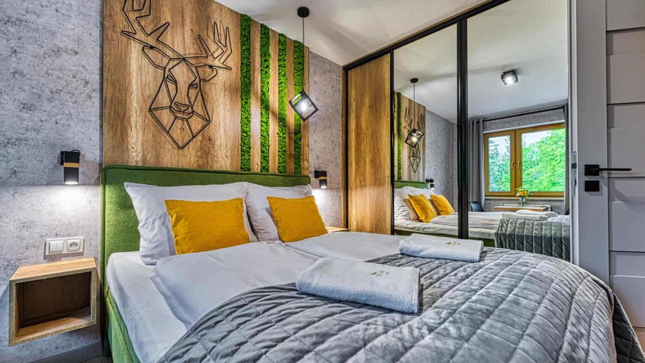 Deluxe One-Bedroom Apartment