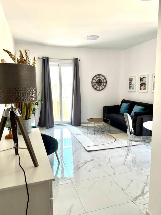 Elegant - B&B Gzira