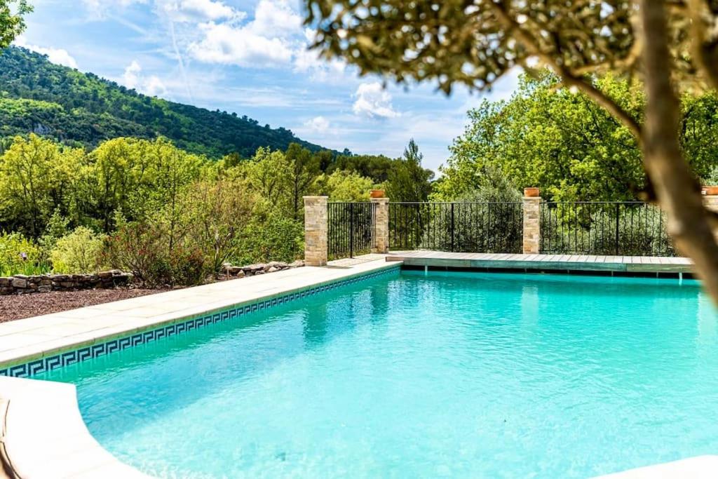 Villa Les Restanques - Piscine et Pétanque - B&B Rougiers