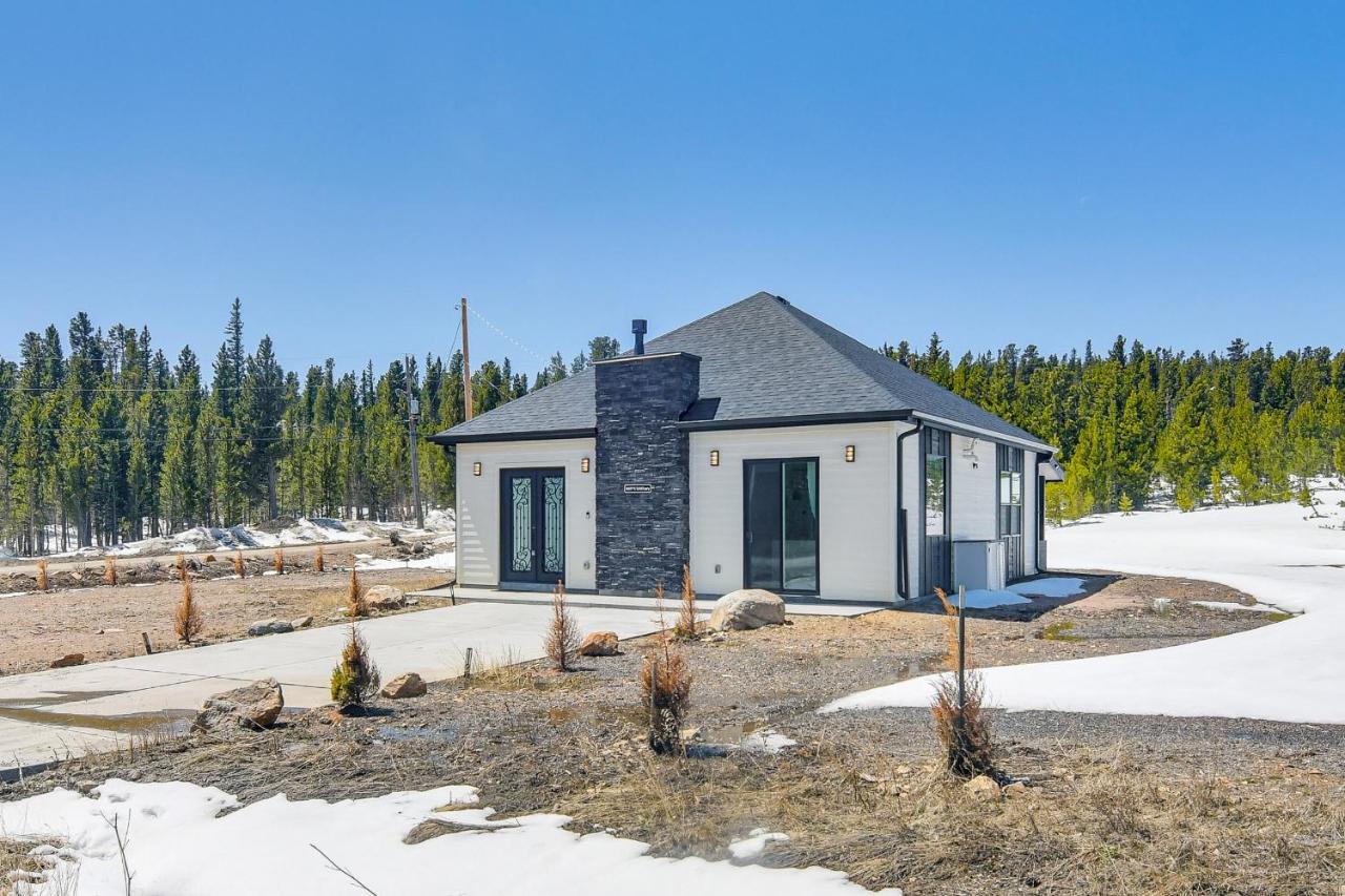 Romantic Mountain Retreat with Scenic Views! - B&B
