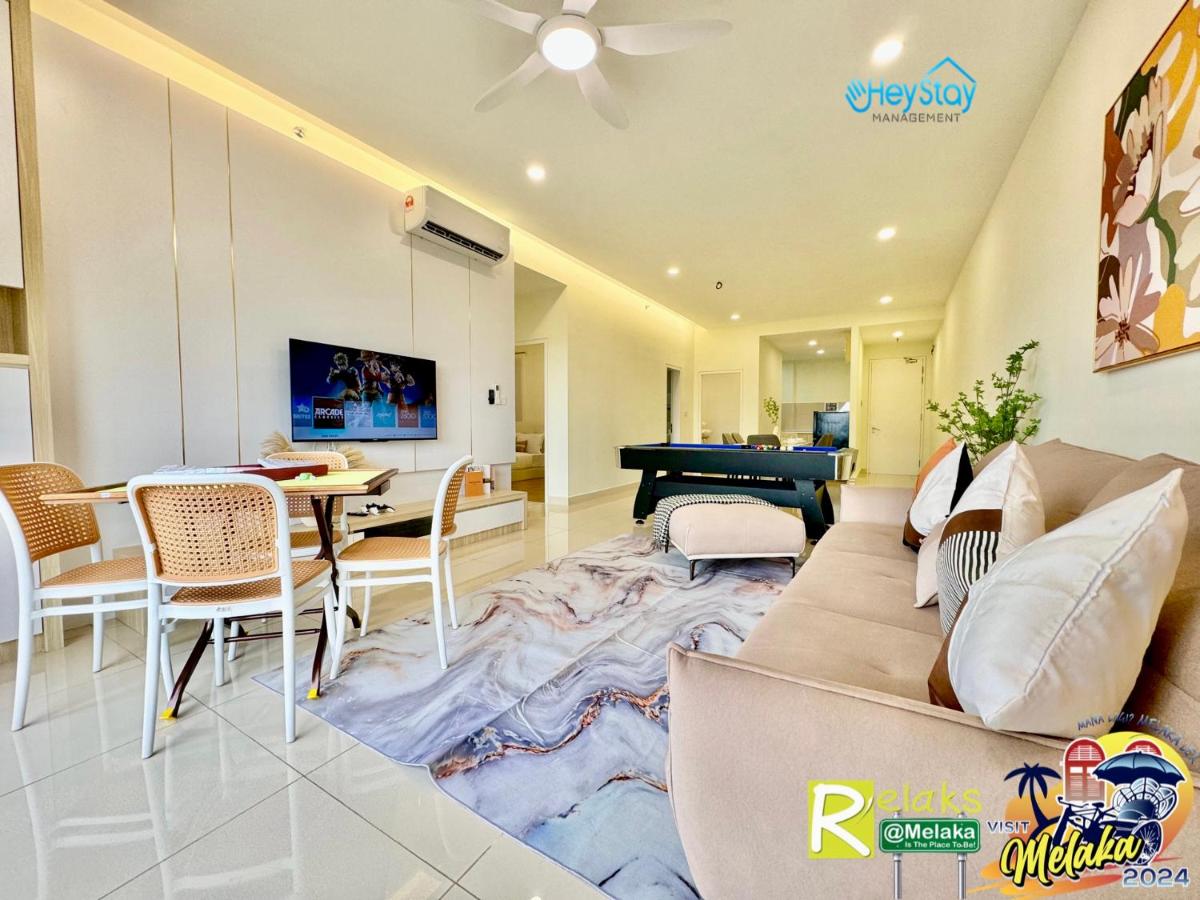 Three-Bedroom Deluxe Apartment