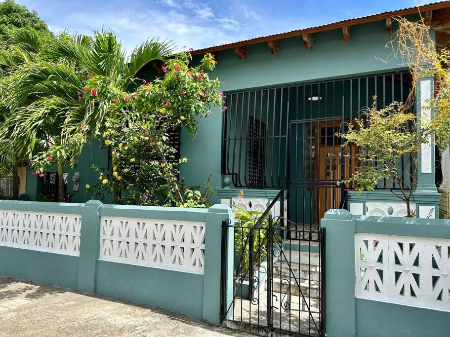 Casa M - Downtown Caribbean Home - B&B