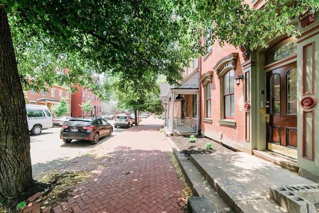 Studio Suite - No Steps - Walkable & Free Parking - Bed and Breakfast Pittsburgh