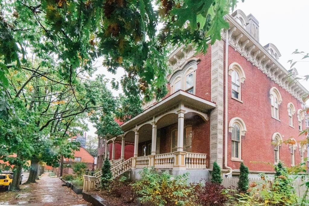 Business Suite - Walkable Entertainment - Bed and Breakfast