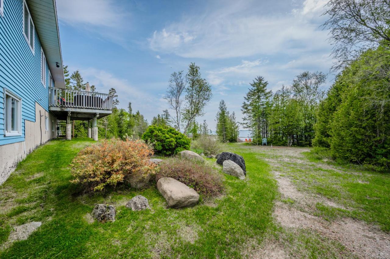 Your Lakeside Retreat In Howdenvale - B&B